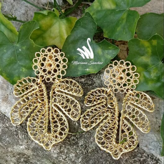 Aretes Hoja rellena de Alambre