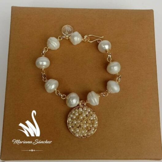 Pulsera de Perlas Cultivadas con Dije