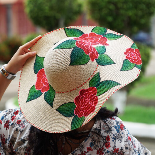Artesanias y Manualidades Sombrero de Rosas Sombrero de Rosas