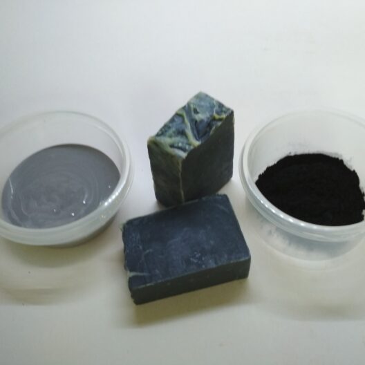 jabon artesanal carbon activado-bentonita