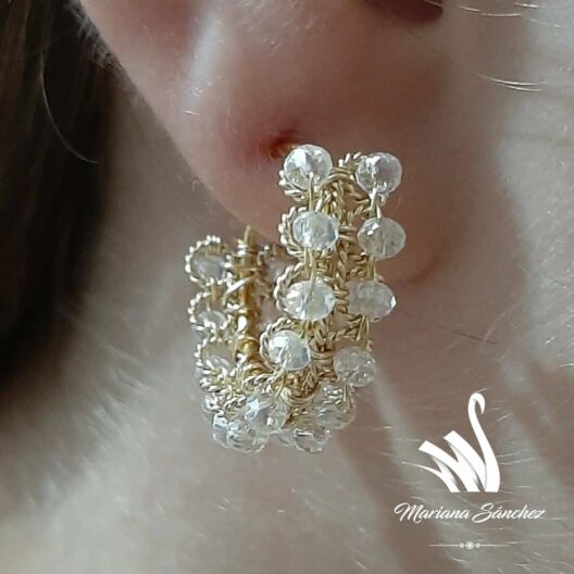 Argollas con Círculos de Alambre Entorchado y Cristales