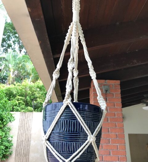 Colgante para maceta de macramé.