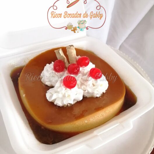 Flan con cerezas