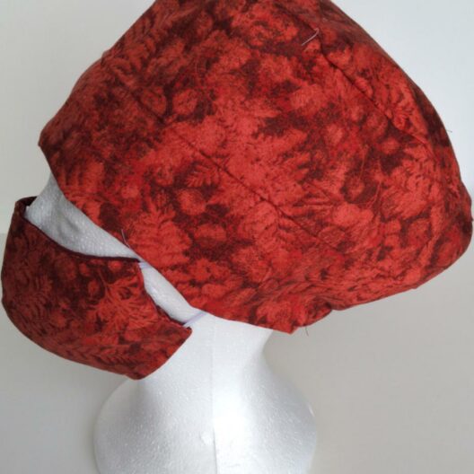 Combo mascarilla y gorro estampado en rojo