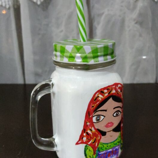 Artesanias y Manualidades Taza de mujer Indígena de Guna Yala Taza de mujer Indígena de Guna Yala