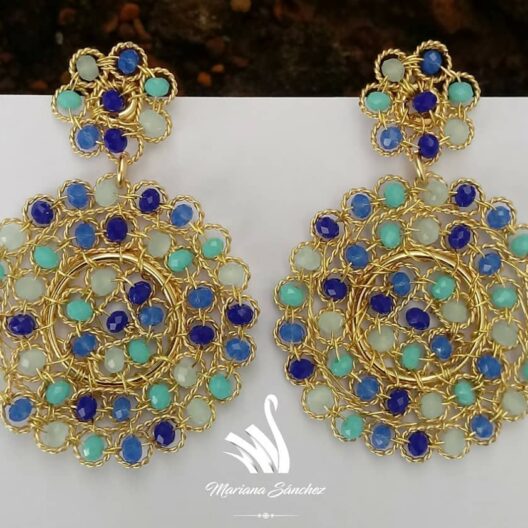 Aretes de Alambre Entorchado y Cristales