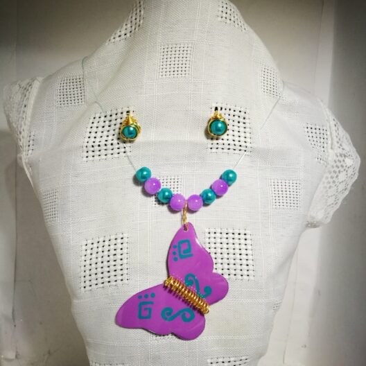 Mariposas con collar de fantasmita