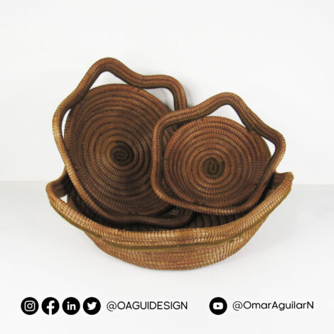 Set de 3 canastas redondas tejidas en acícula de pino, borde tradicional, color café