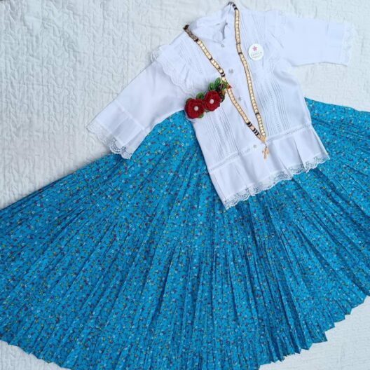 Pollera de zarasa con basquiña talla 10